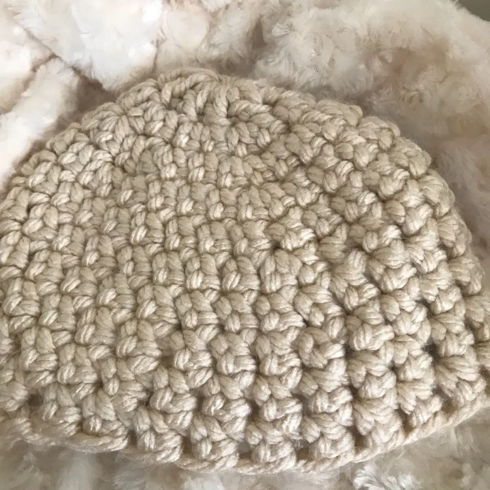Vintage 1930s Handmade Girls Knit Flower Hat